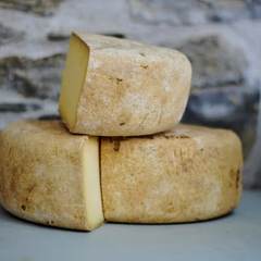 Provolone fundido a la brasa
